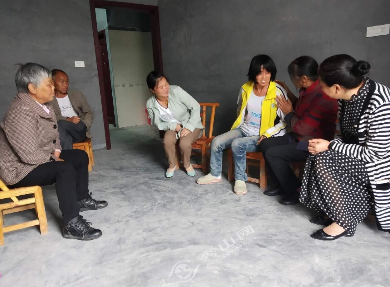 雅江鎮：節前送溫暖 慰問困難婦女